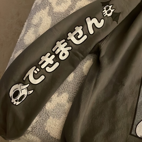 Hot Topic size Med - Picture 2 of 4